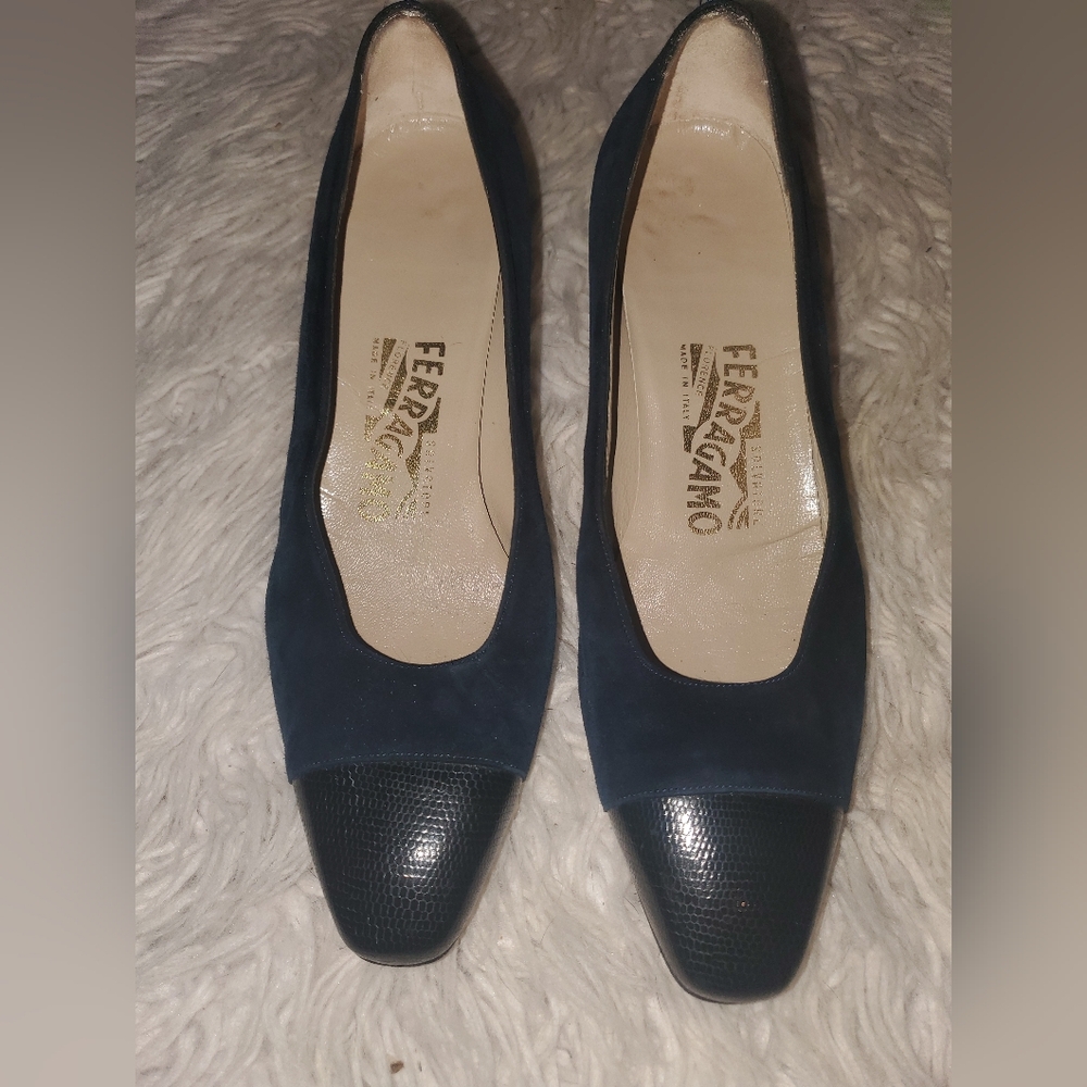 Salvatore Ferragamo Navy Suede and Black Leather Pumps 8.5 B